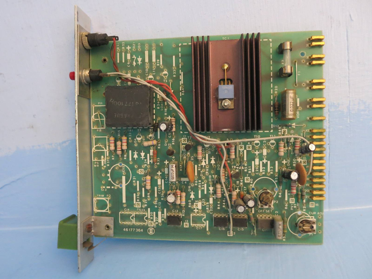 Scragg 46177364 II / 46177363 II w Gated Triac Alarm Meter PLC Board Honeywell (PM2700-67)