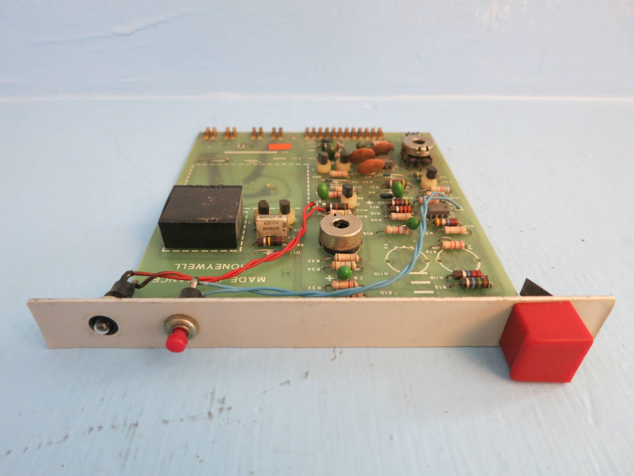 Scragg 46177303 / 46177302 w Sprague 46 177 100 PLC Circuit Board Honeywell (PM2707-6)