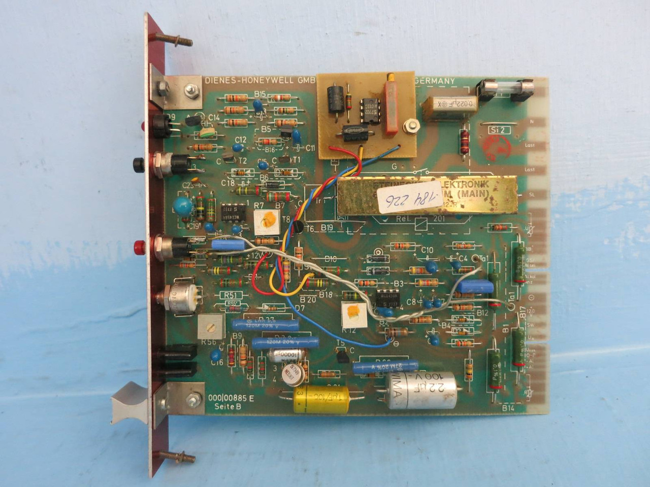 Dienes-Honeywell 254/01531 - 000/00885 E Seite B - 199506 Steinecker Electronik (PM2716-1)