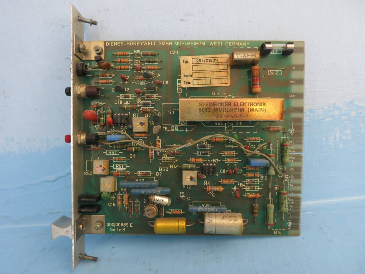 Dienes-Honeywell 254/01531 - 000/00885 E Seite B - 199503 Steinecker Electronik (PM2714-34)