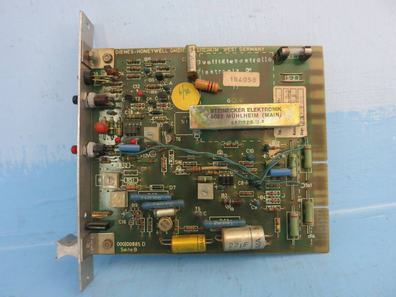 Dienes-Honeywell 254/01531 - 000/00885 D Seite B - 199502 Steinecker Electronik (PM2715-5)