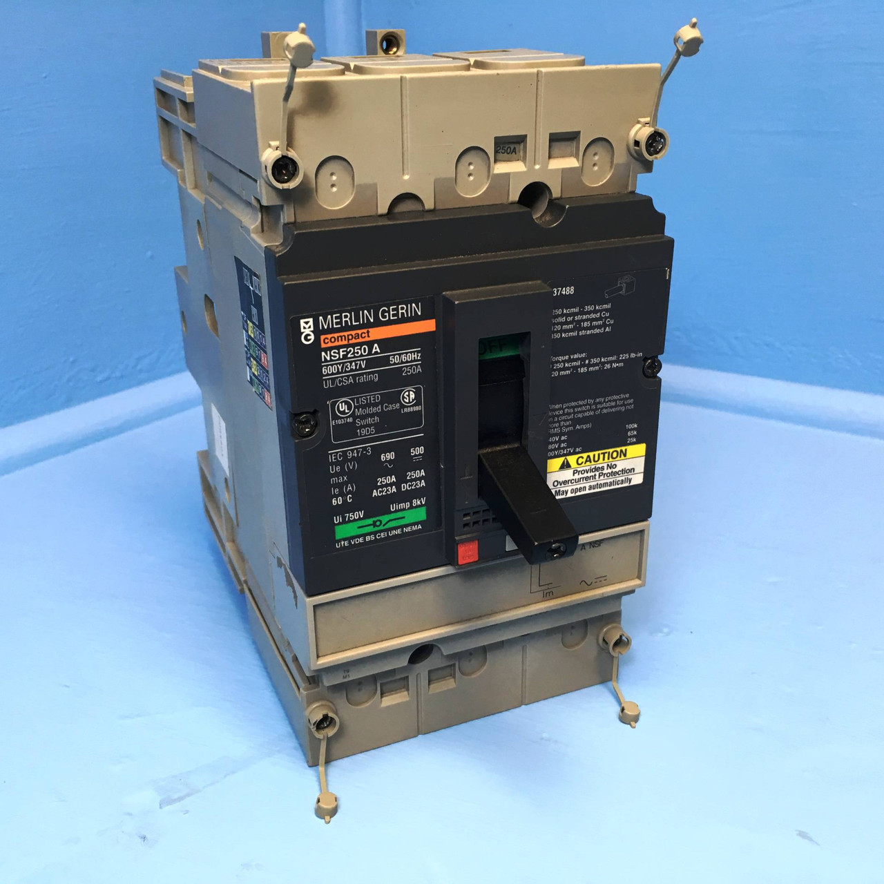 Merlin Gerin NSF250 A 250A Compact Molded Case Switch w/ Adapter & Aux NSF250A (EM2265-9)