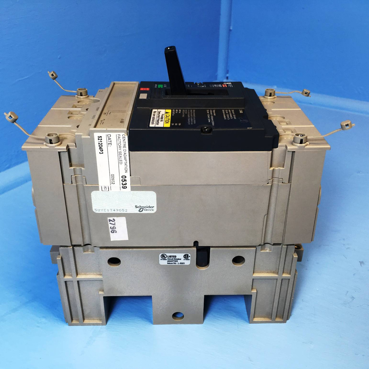 Merlin Gerin NSF250 A 250A Compact Molded Case Switch w/ Adapter & Aux NSF250A (EM2265-14)
