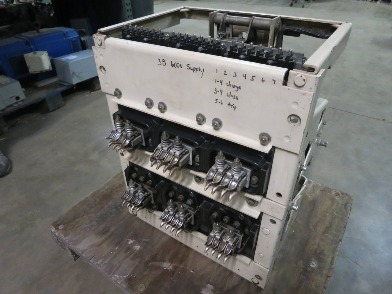 GE AK-2A-50 1600A EO Air Circuit Breaker 1600A General Electric (PM2730-1)
