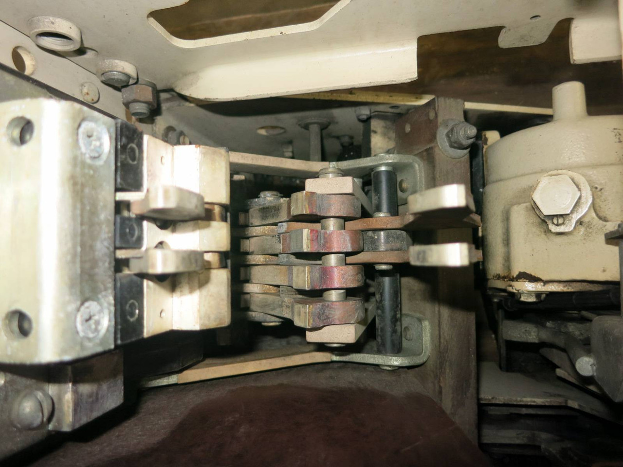 GE AK-2A-50 1600A EO Air Circuit Breaker 1600A General Electric (PM2730-1)