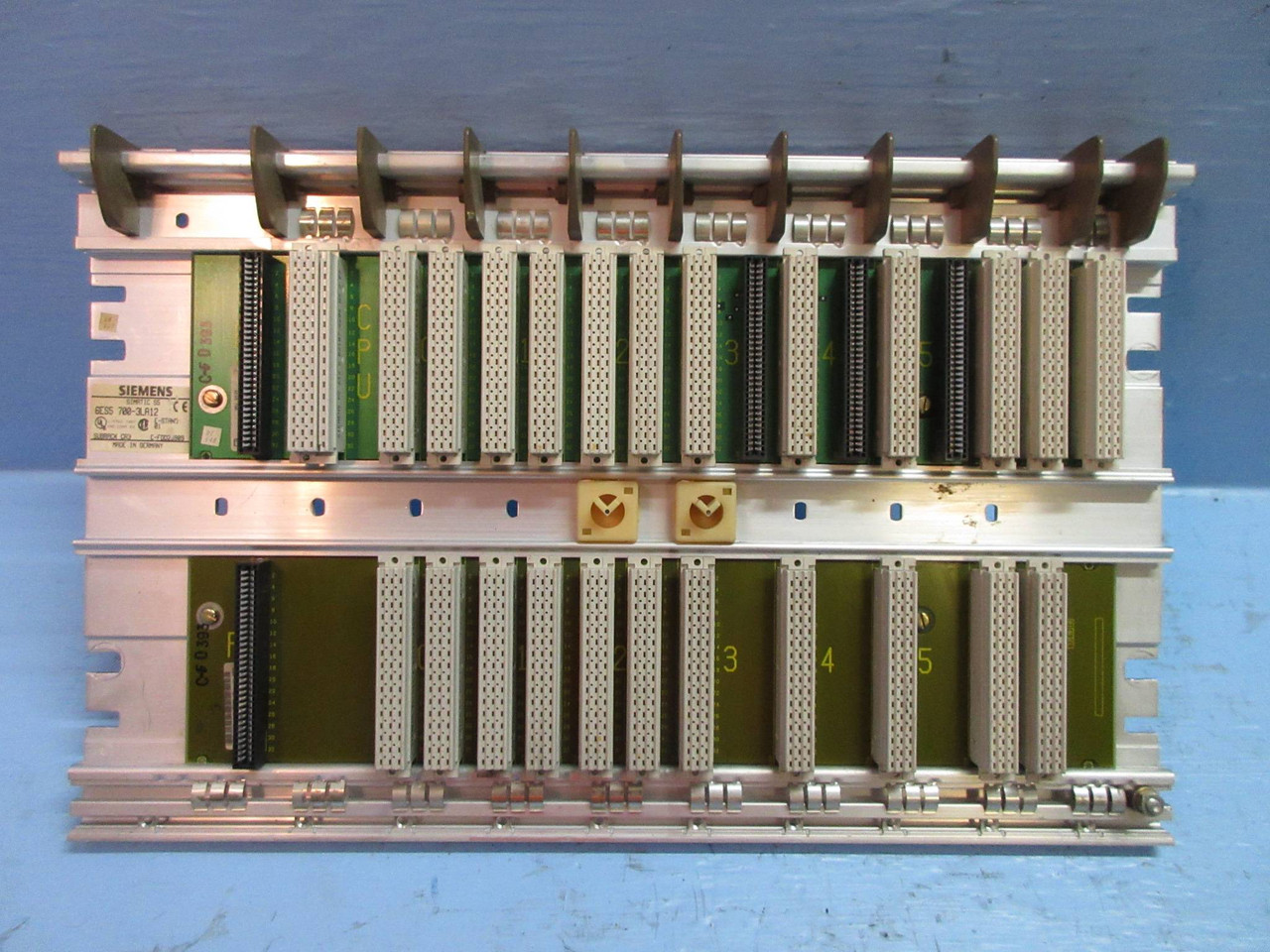 Siemens SIMATIC S5 6ES5 700-3LA12 Subrack CR3 6ES57003LA12 (TK3053-1)