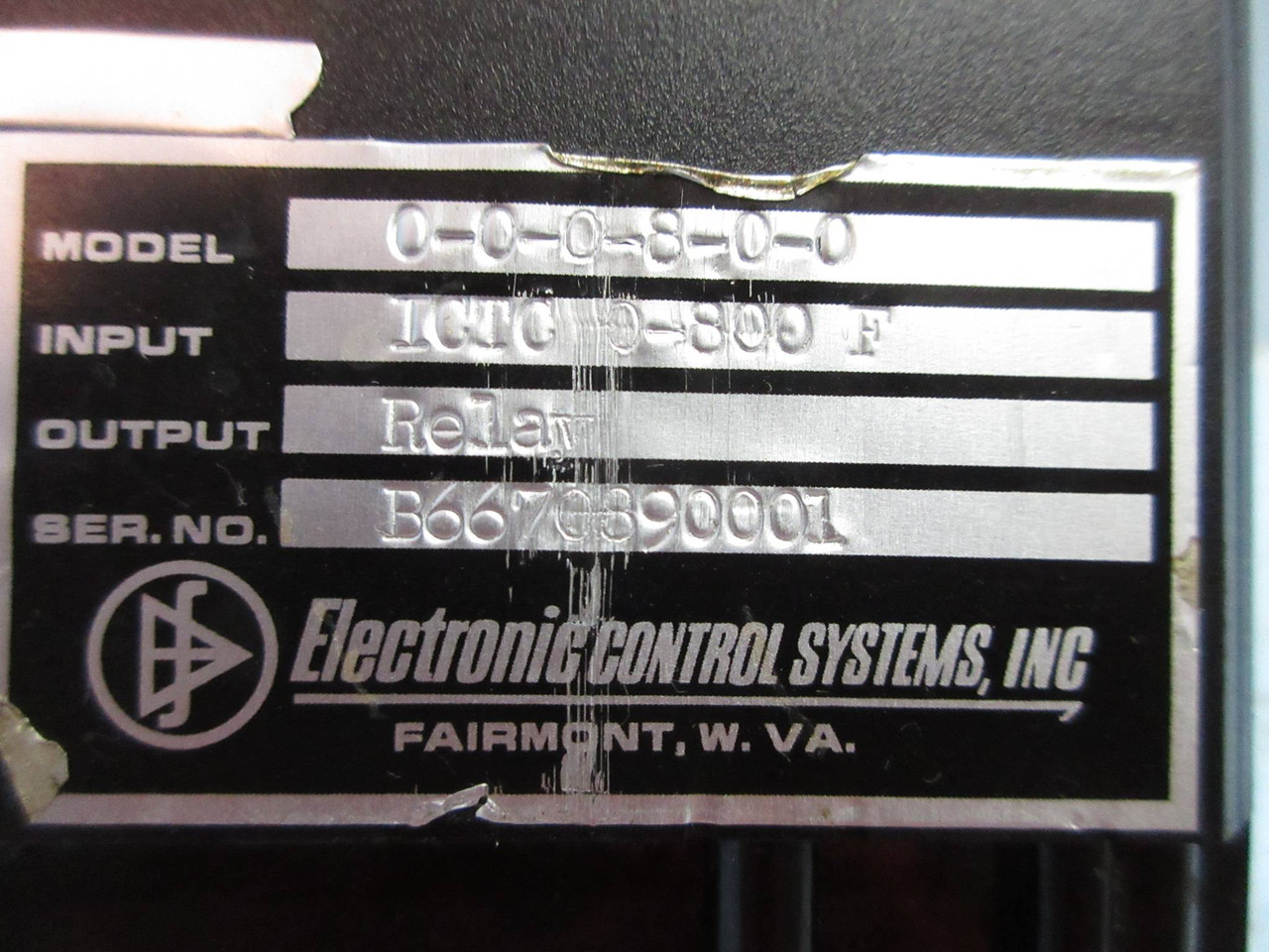 ECS Electronic Control Systems P2100-0-0-0-8-0-0 Temperature Controller 0-800 (TK3058-1)