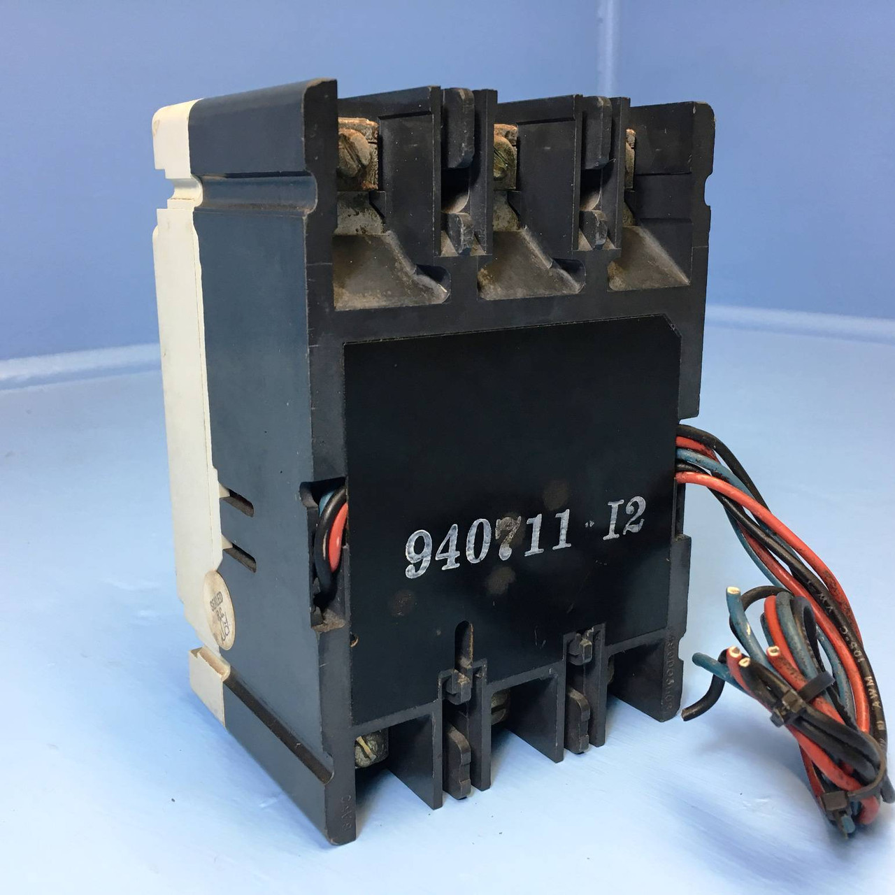 Cutler Hammer FDB3015L 15A Circuit Breaker Matte w/ Aux FDB3015 3P Westinghouse (EM2335-4)