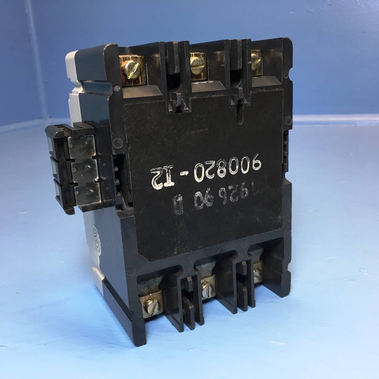 Westinghouse HFDDC3015L 15A DC Circuit Breaker w Aux 3P CH Cutler Hammer 100 Amp (EM2359-1)