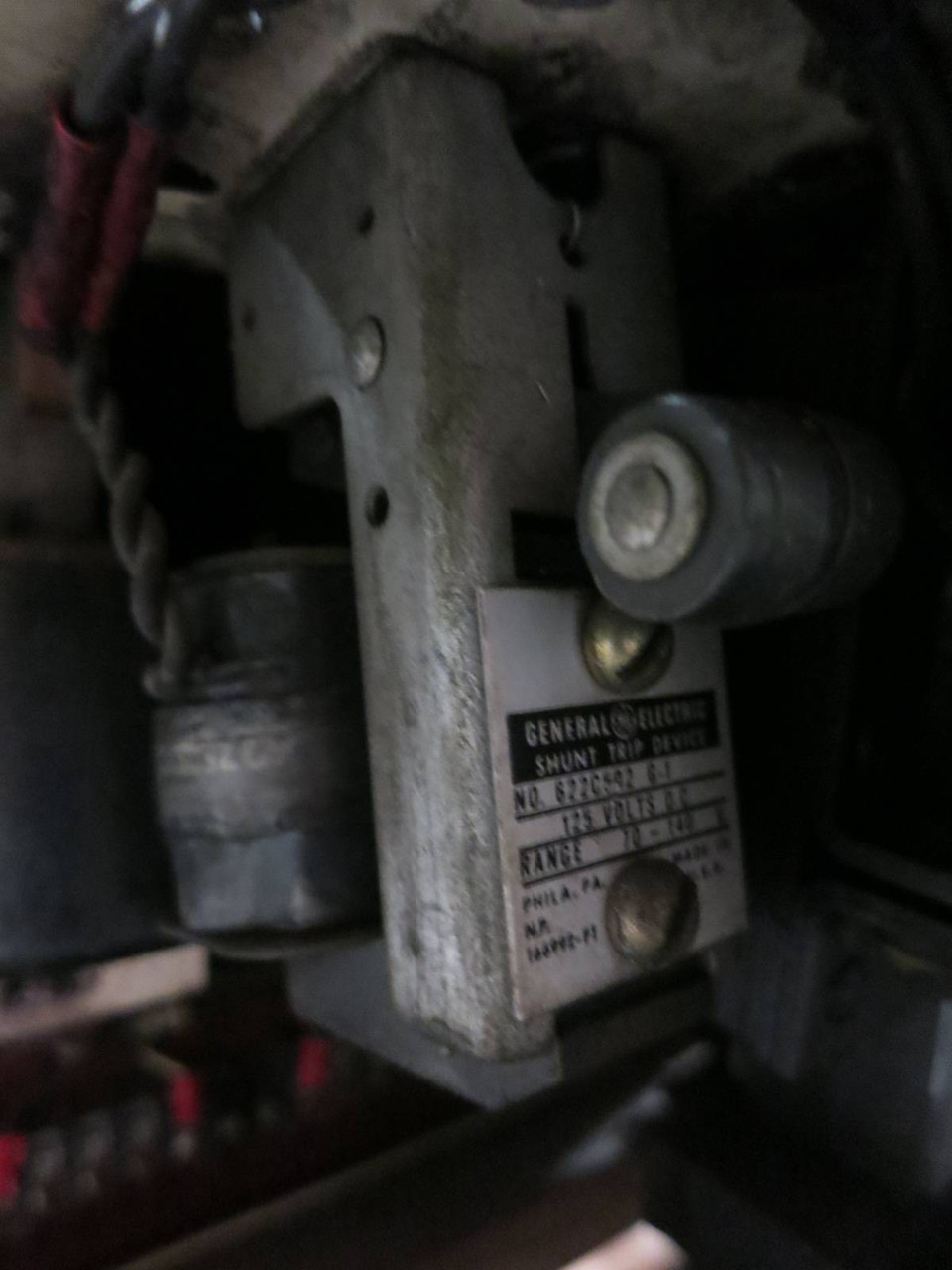 General Electric AK-2A-25-1 600A Motor Operated 125VDC LI Air Breaker GE 2 A EO (PM2750-5)