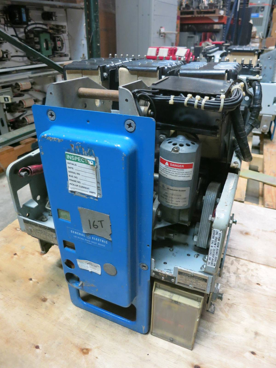 GE AK-5A-30 800 Amp EO Circuit Breaker LI SST 125VDC General Electric 800A (PM2754-1)