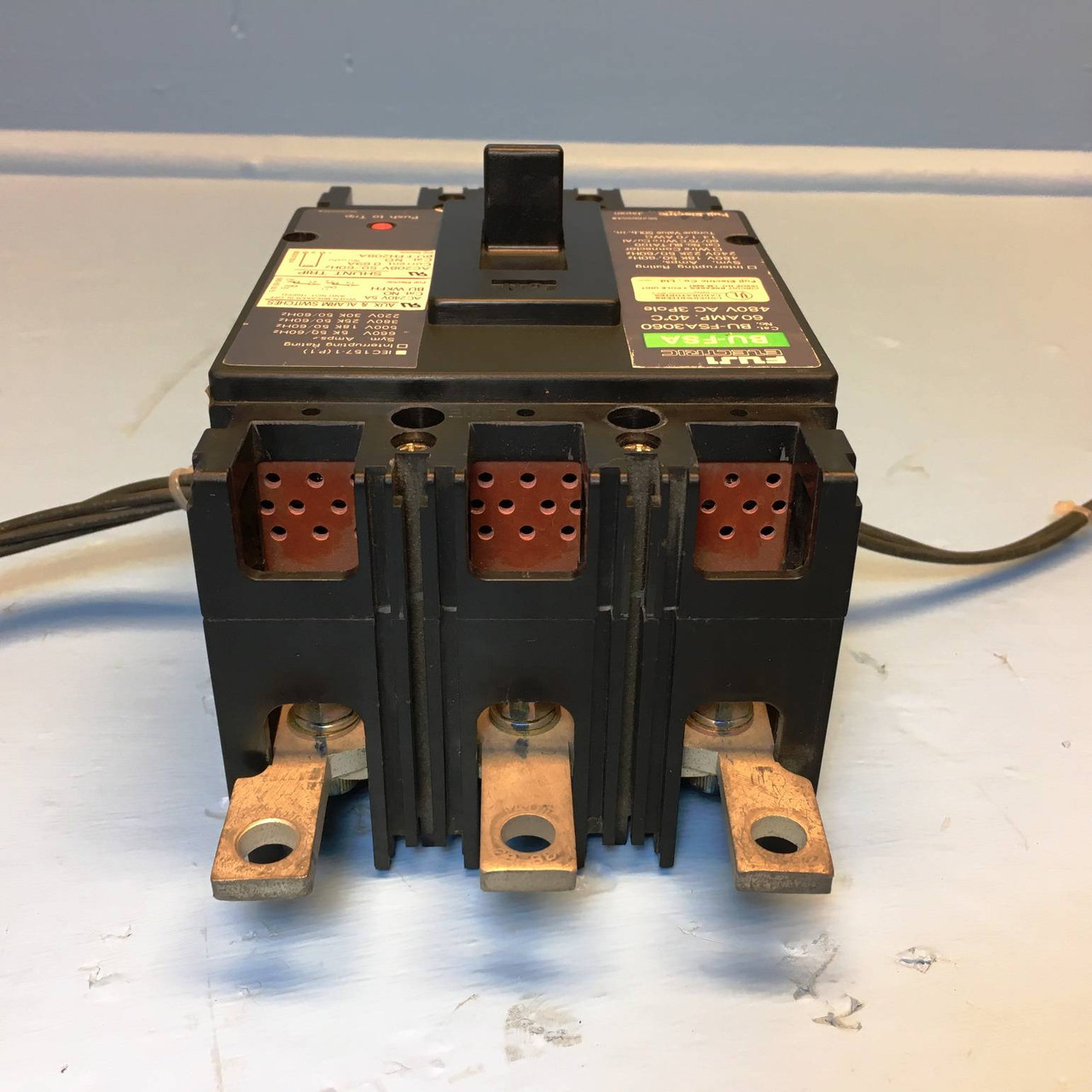 Fuji BU-FSA3060 60A Circuit Breaker BU-FSA w/ Shunt & Aux & Alarm 480V 3P 60 Amp (EM2521-1)