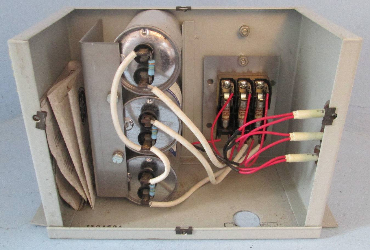 GE 65L806TK1 5 kVAR 600V Dielektrol VI 60Hz 3PH Capacitor /w Discharge Resistors (EBI1695-3)