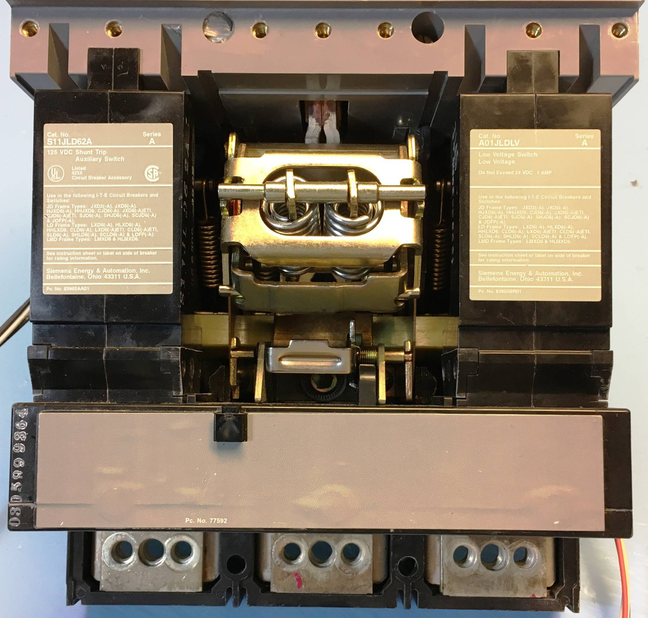 Siemens HJXD63S400A 400A Sentron Molded Case Switch w/ LV Switch & Shunt & Aux (EM2531-2)