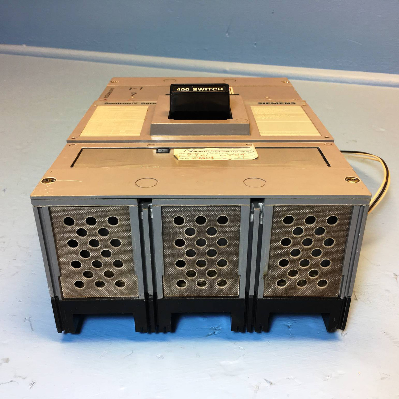 Siemens HJXD63S400A 400A Sentron Molded Case Switch w/ LV Switch & Shunt & Aux (EM2531-2)