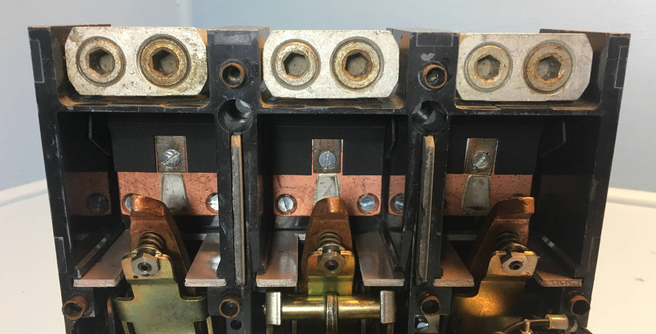 GE TJD432250 250A Circuit Breaker w Shunt 240V 3P Mod 5 250 Amp General Electric (EM2684-1)