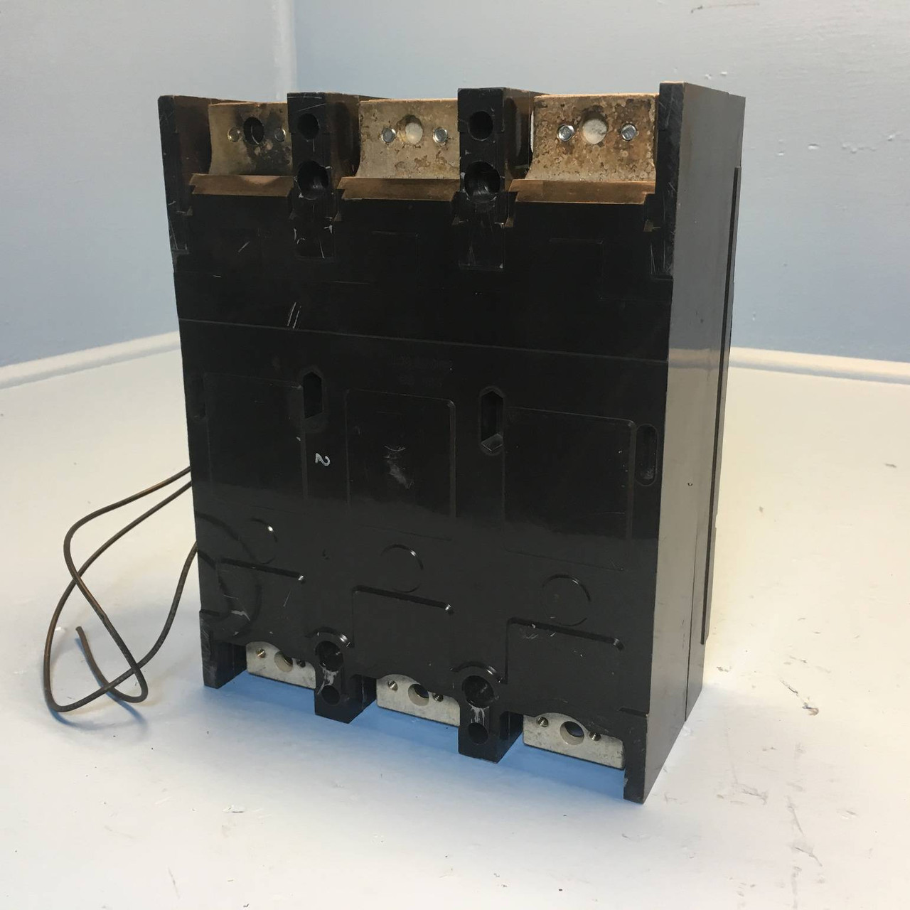 GE TJD432250 250A Circuit Breaker w Shunt 240V 3P Mod 5 250 Amp General Electric (EM2684-1)