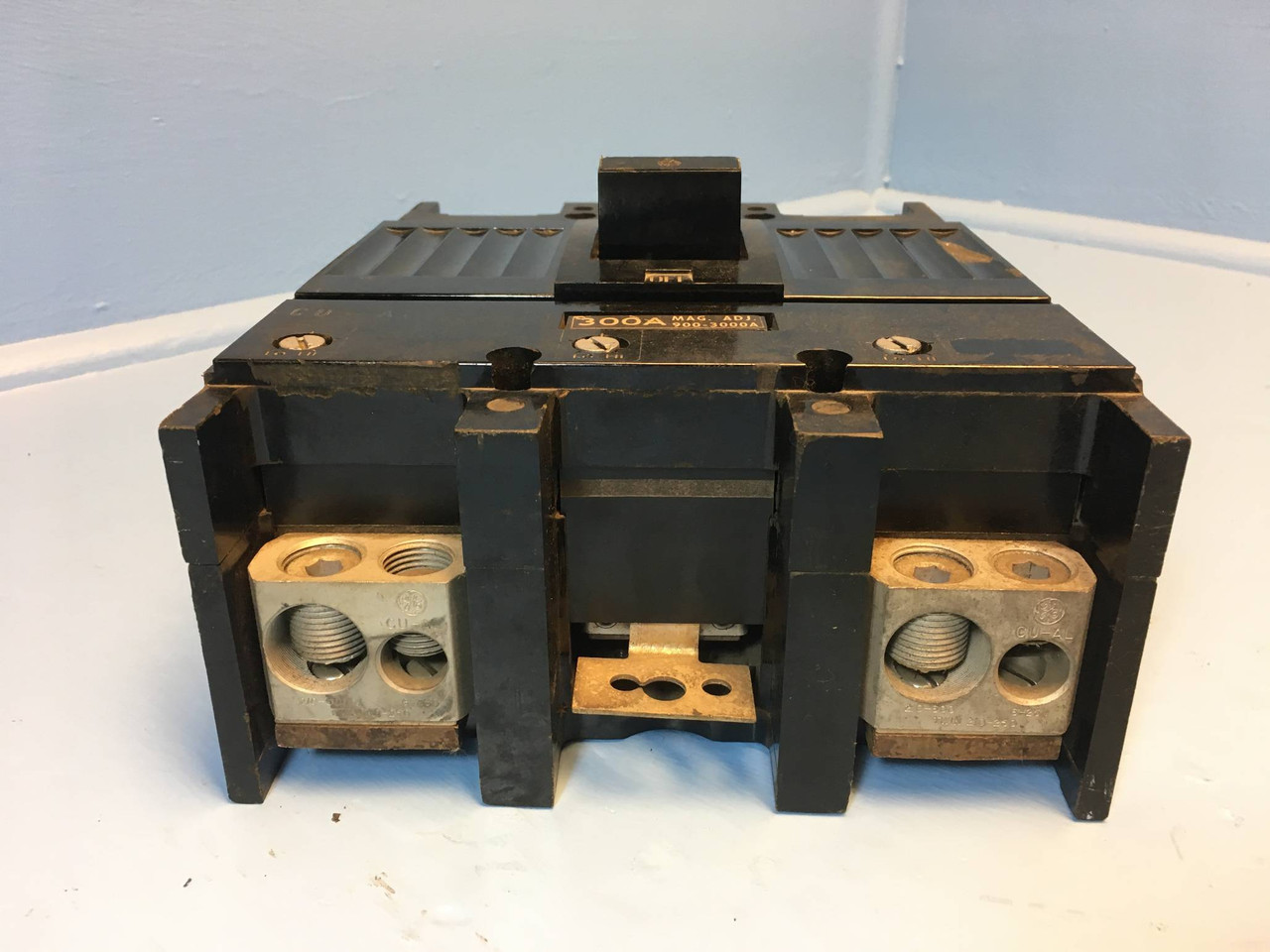 GE TJJ426300 300A Circuit Breaker Black 600V 2 Pole 300 Amp General Electric (EM2690-1)