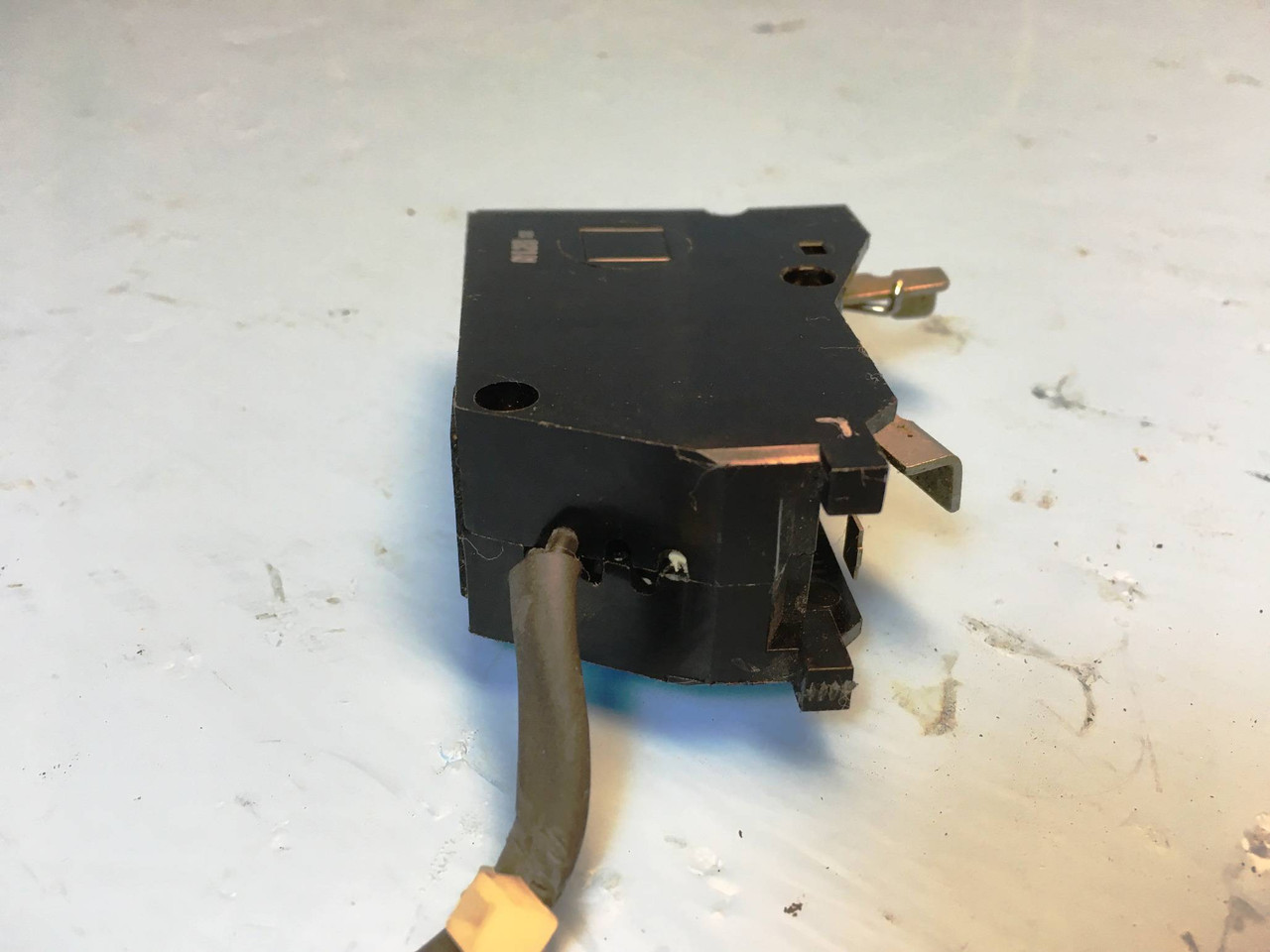GE TFKSTA12 Shunt Trip for Circuit Breaker TFK/TFJ 120-240 VAC General Electric (EM2703-1)