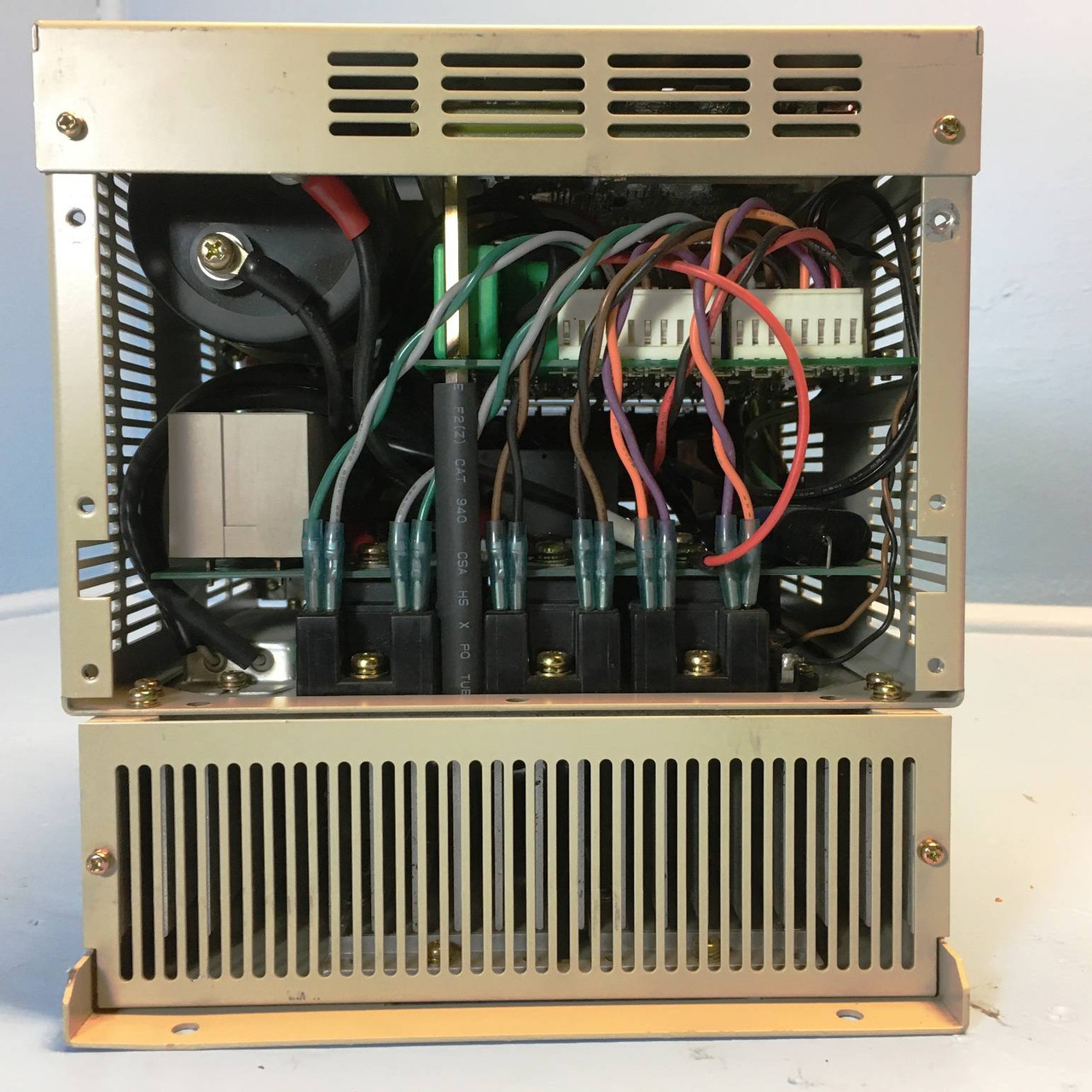 Omron R88D-UT110H AC Servo Driver 200V 4.0 kW 5.31 HP 3 PH 24 Amps R88DUT110H (EM2719-2)