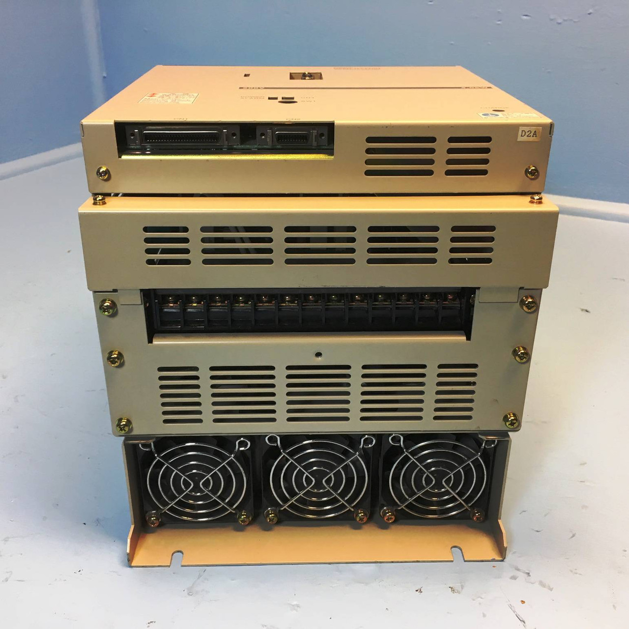 Omron R88D-UT110H AC Servo Driver 200V 4.0 kW 5.31 HP 3 PH 24 Amps R88DUT110H (EM2719-2)