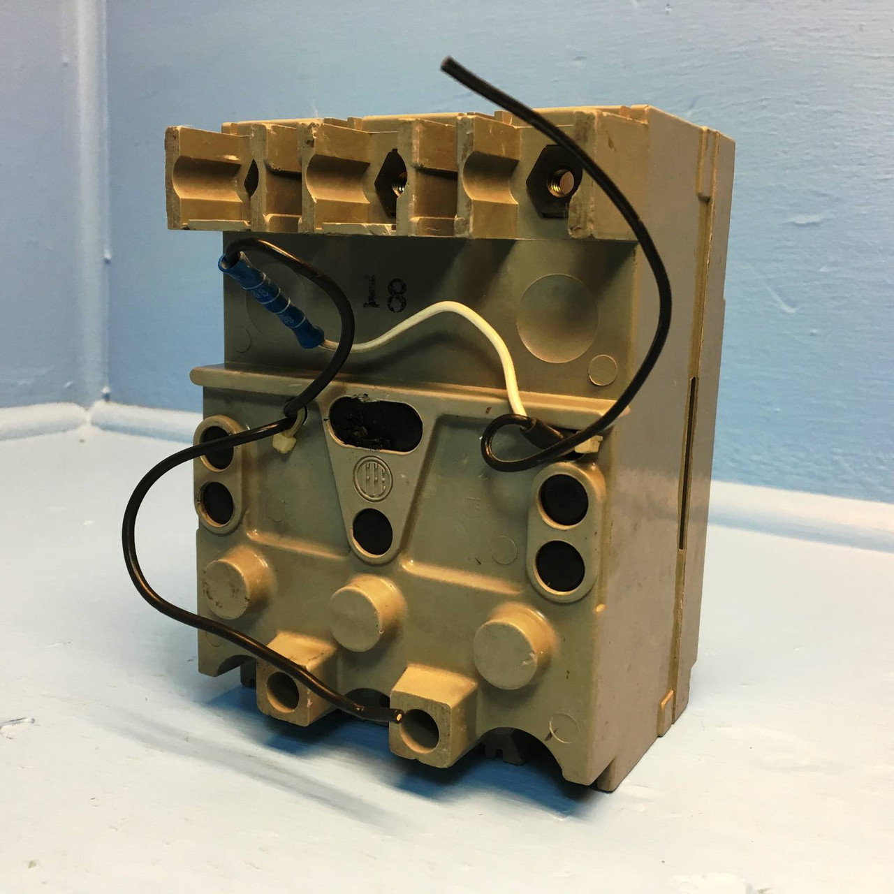 I-T-E HE3B02000S01 20A Circuit Breaker w/ Shunt 3P HF Type ET ITE Siemens 20 Amp (EM2738-1)