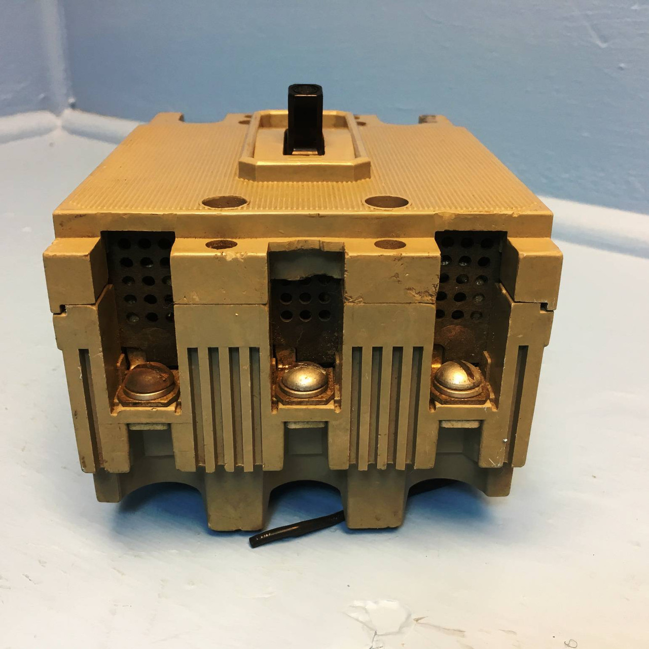 I-T-E HE3B02000S01 20A Circuit Breaker w/ Shunt 3P HF Type ET ITE Siemens 20 Amp (EM2738-1)