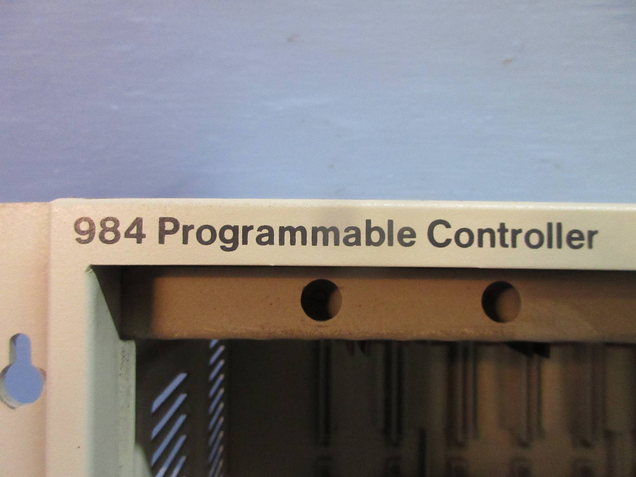 Modicon AS-P933-007 AEG 984 Programmable Controller 8 Slot Rack Chassis 120/240V (TK3707-2)