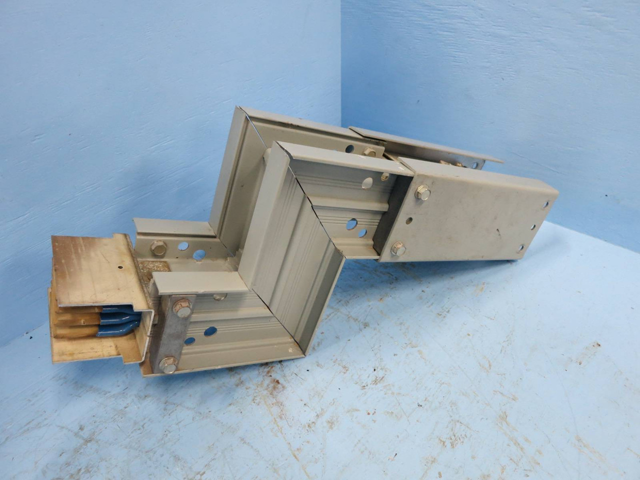 GE Spectra Busway Offset 800A 600V 3PH 4W Aluminum Bus Way Duct 800 Amp 10x6x10 (DW0619-1)