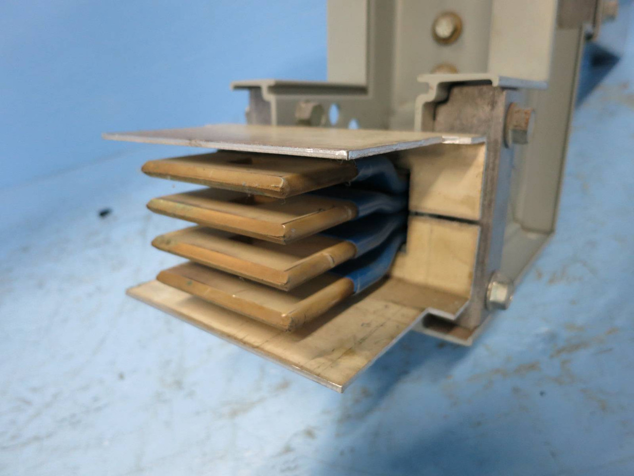 GE Spectra Busway Offset 800A 600V 3PH 4W Aluminum Bus Way Duct 800 Amp 10x6x10 (DW0619-1)