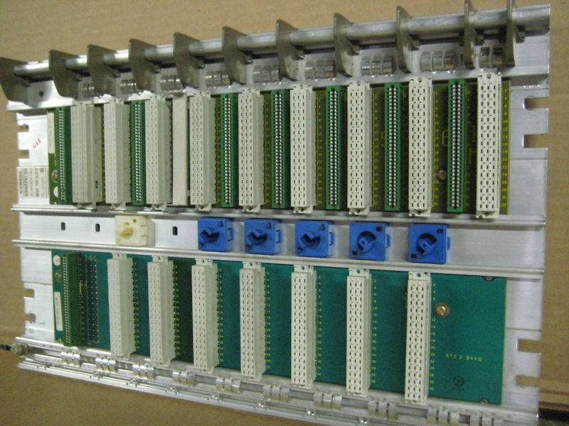 Siemens 6ES5 701-2LA12 8-Slot Subrack CR2 6ES57012LA12 (EBI3741-1)