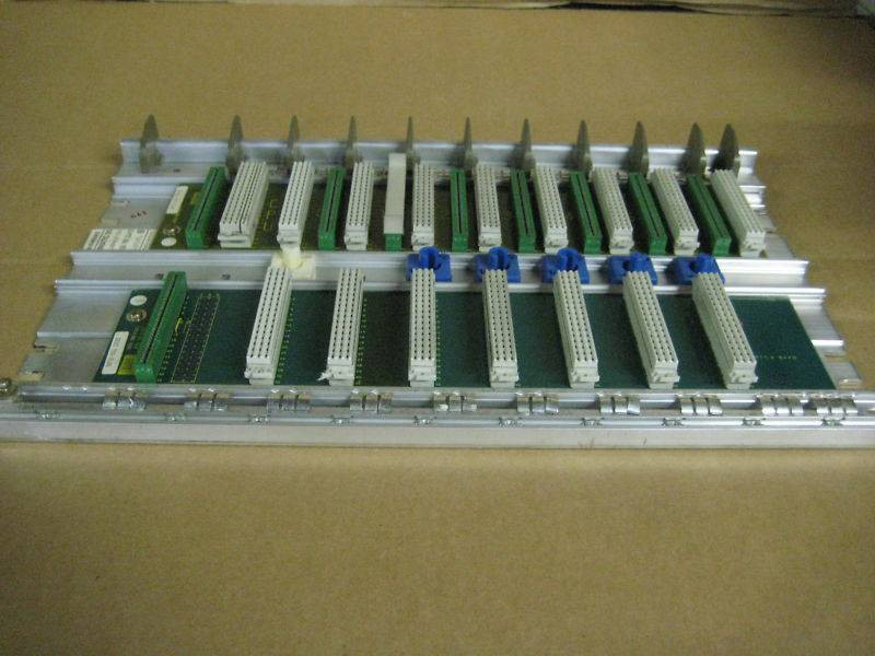 Siemens 6ES5 701-2LA12 8-Slot Subrack CR2 6ES57012LA12 (EBI3741-1)