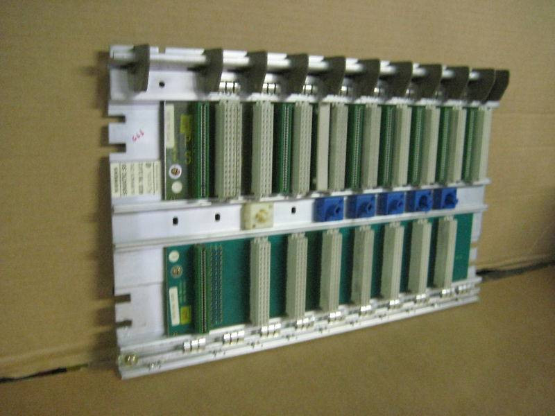 Siemens 6ES5 701-2LA12 8-Slot Subrack CR2 6ES57012LA12 (EBI3741-1)