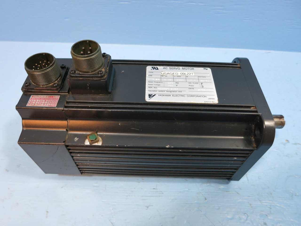 Yaskawa USAGED-09L22T AC Servo Motor USAGED09L22T 200V 7.6 A USA6ED-09L22T PIN (NP1954-1)