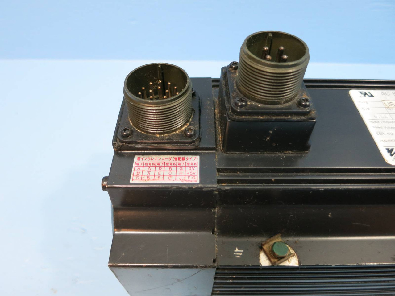 Yaskawa USAGED-09L22T AC Servo Motor USAGED09L22T 200V 7.6 A USA6ED-09L22T PIN (NP1954-1)