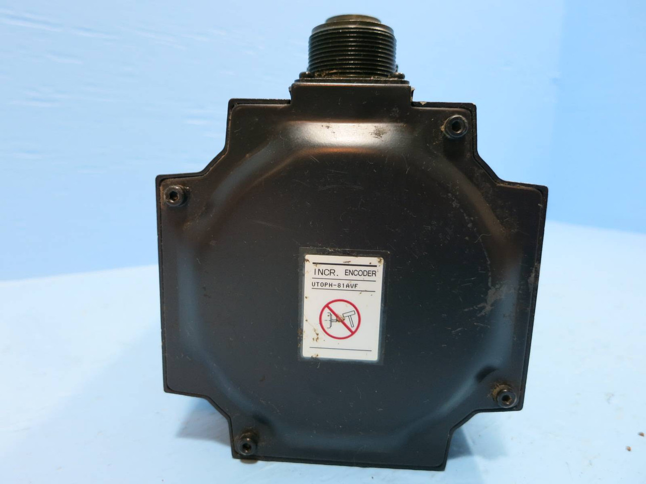 Yaskawa USAGED-09L22T AC Servo Motor USAGED09L22T 200V 7.6 A USA6ED-09L22T PIN (NP1954-1)