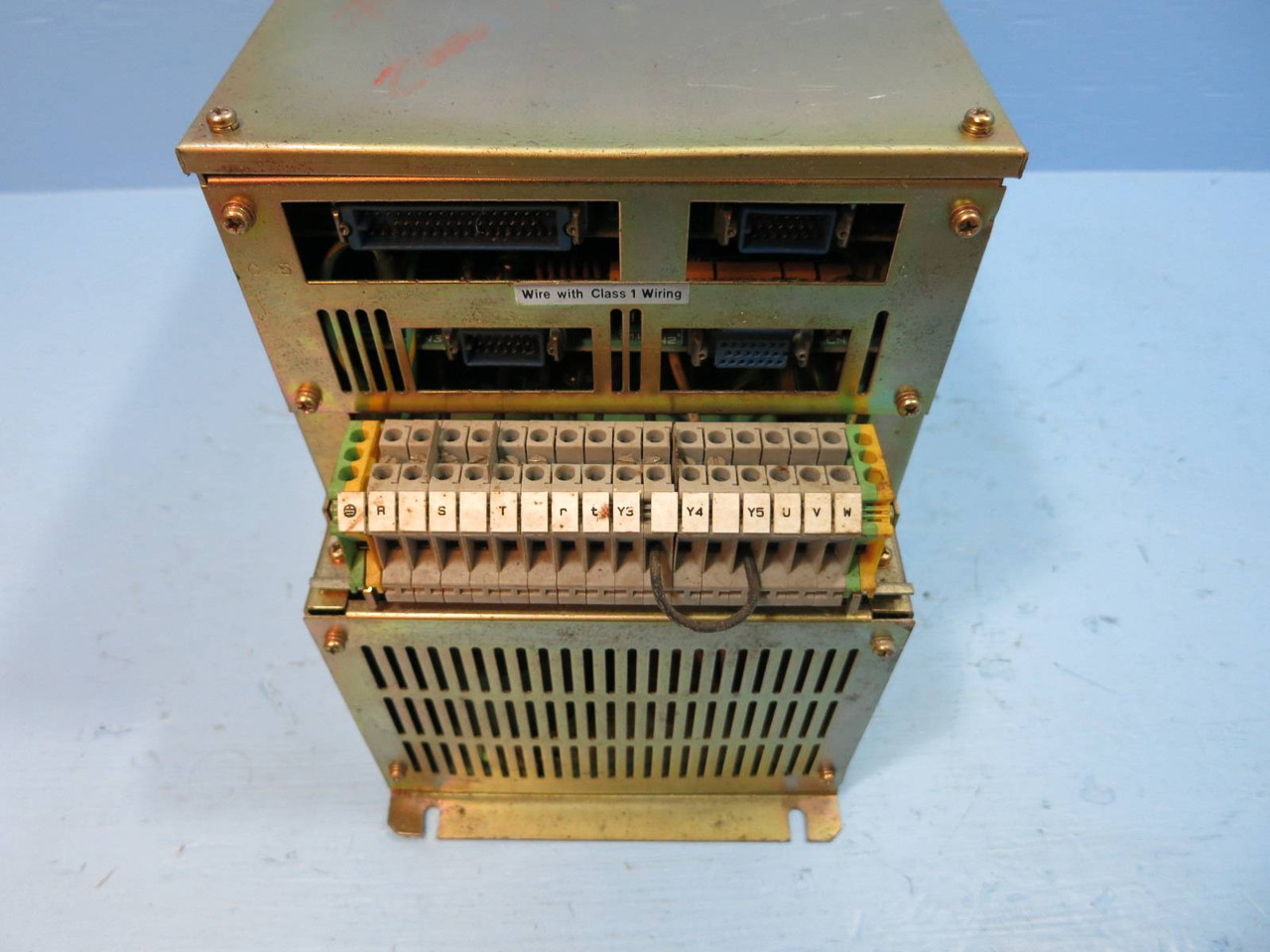 Yaskawa CACR-HR10UB ServoPack CACR-HR10 UB Servo Pack Drive 1.3 HP 1 KW Control (NP1953-2)