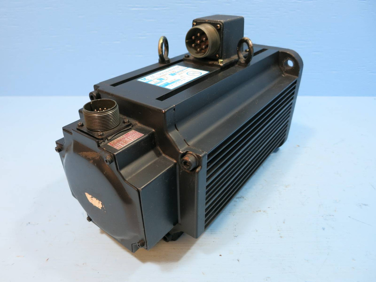 Yaskawa USAGED-20A22KE AC Servo Motor USAGED20A22KE UT0PH-81AUS 1.8 kW 1500 RPM (NP1955-1)