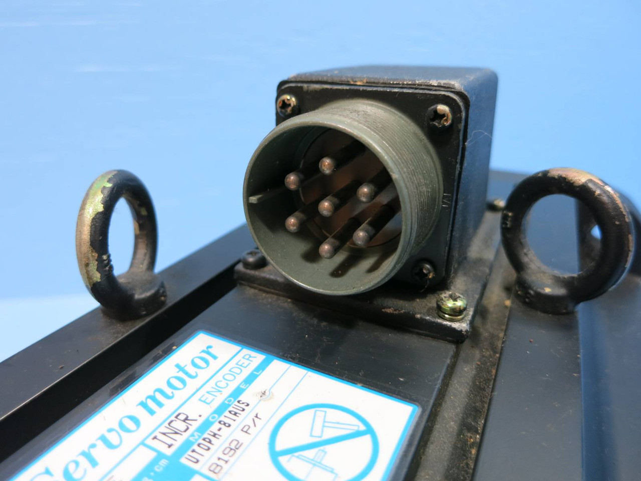 Yaskawa USAGED-20A22KE AC Servo Motor USAGED20A22KE UT0PH-81AUS 1.8 kW 1500 RPM (NP1955-1)
