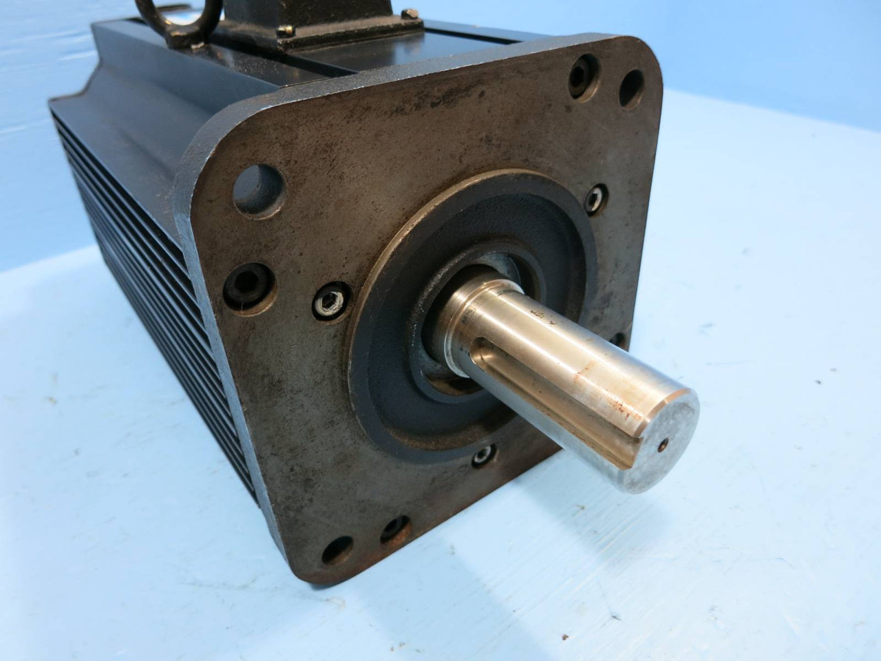 Yaskawa USAGED-20A22KE AC Servo Motor USAGED20A22KE UT0PH-81AUS 1.8 kW 1500 RPM (NP1955-1)