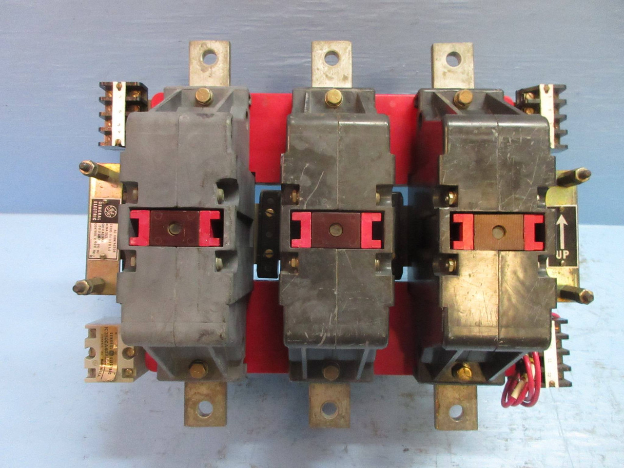 GE CR185-H004BAJ Size 5 AC Contactor 300 Amp 460 Control Volts General Electric (TK3965-1)