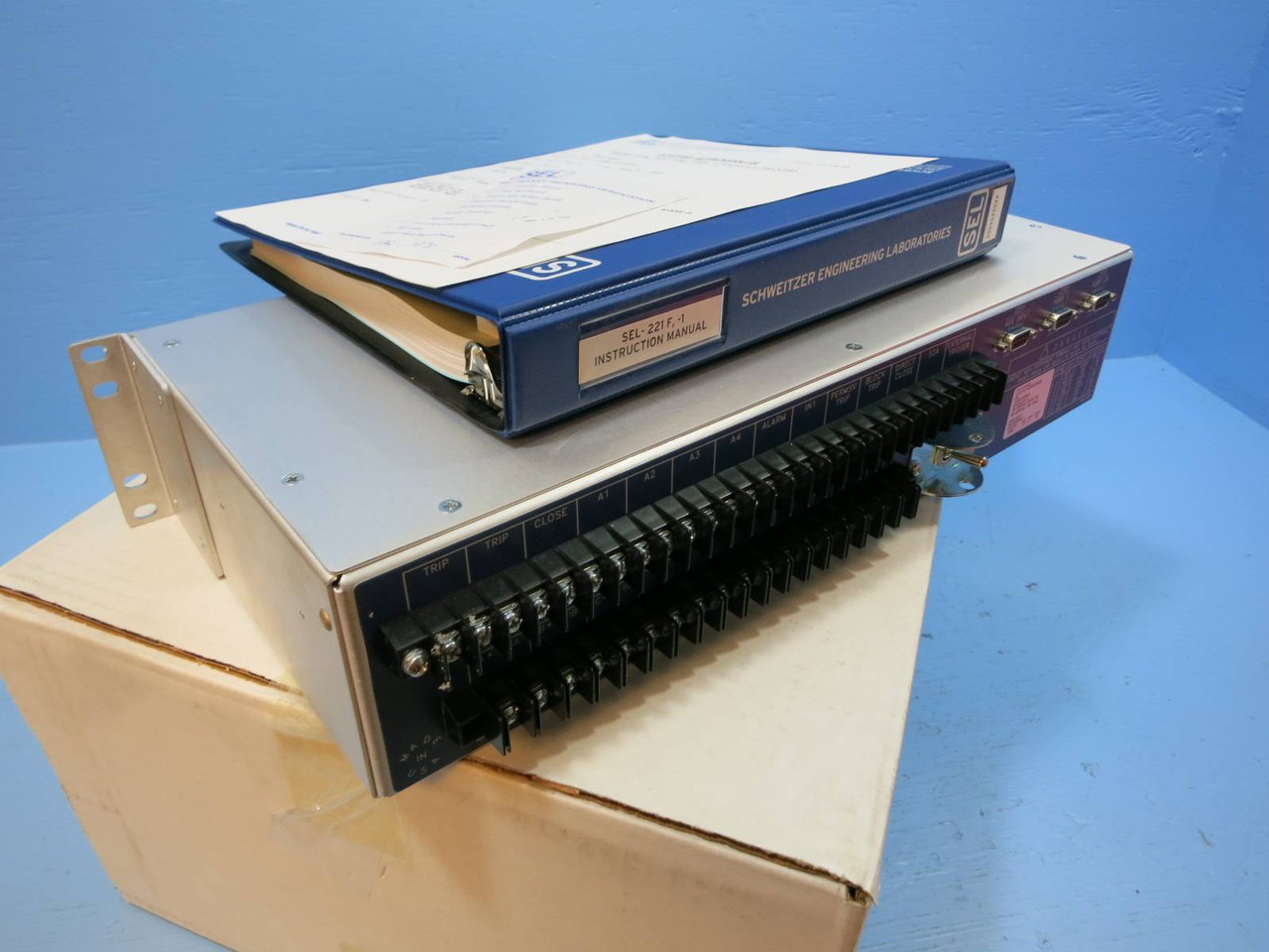 NEW Schweitzer Engineering SEL-221F Phase Distance Ground Relay SEL221F NIB (NP1965-1)