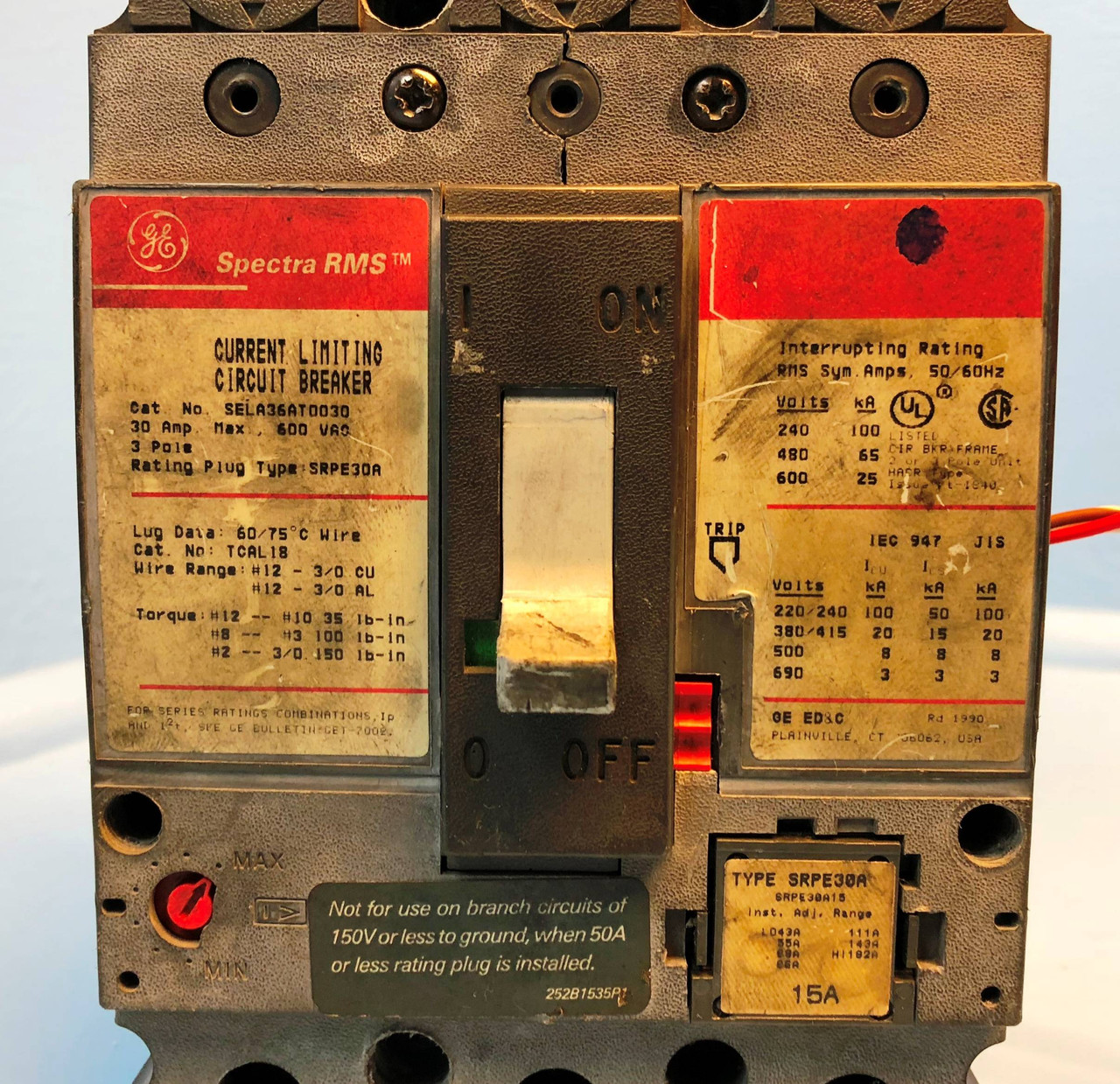 GE SELA36AT0030 30A Spectra Circuit Breaker w Aux & 15 Amp Plug General Electric (EM2899-1)