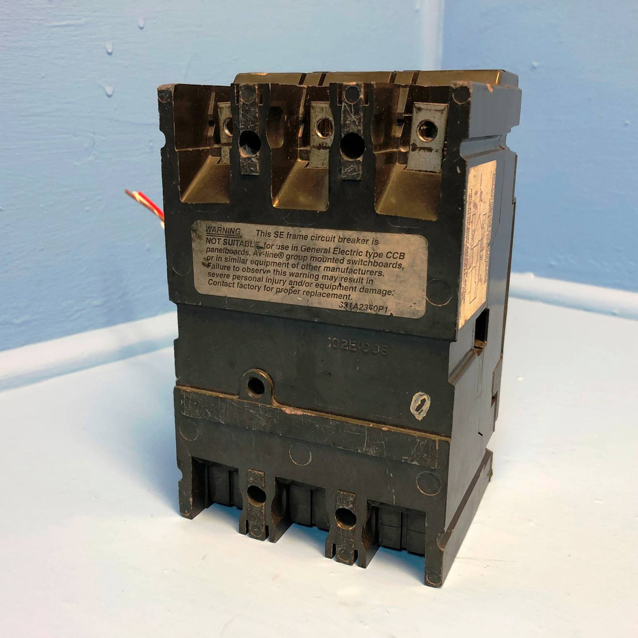 GE SELA36AT0030 30A Spectra Circuit Breaker w Aux & 15 Amp Plug General Electric (EM2899-1)