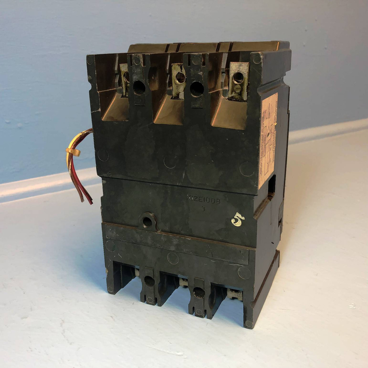 GE SELA36AI0007 7A Spectra Circuit Breaker w/ 3 Amp Plug & Aux General Electric (EM2901-5)