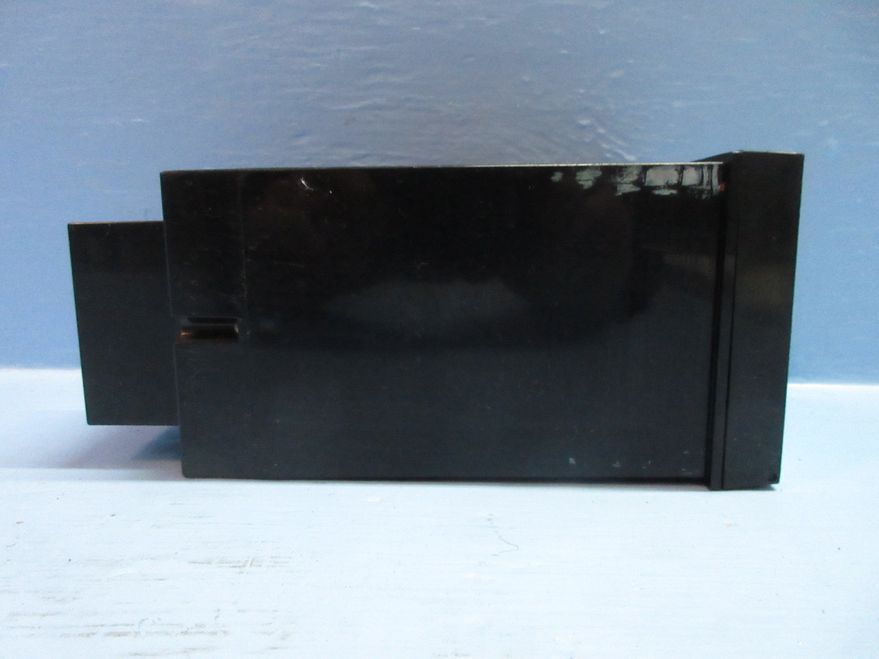 Doric DC7000 Temperature Controller Model DC7025L 110-230V (TK4073-4)