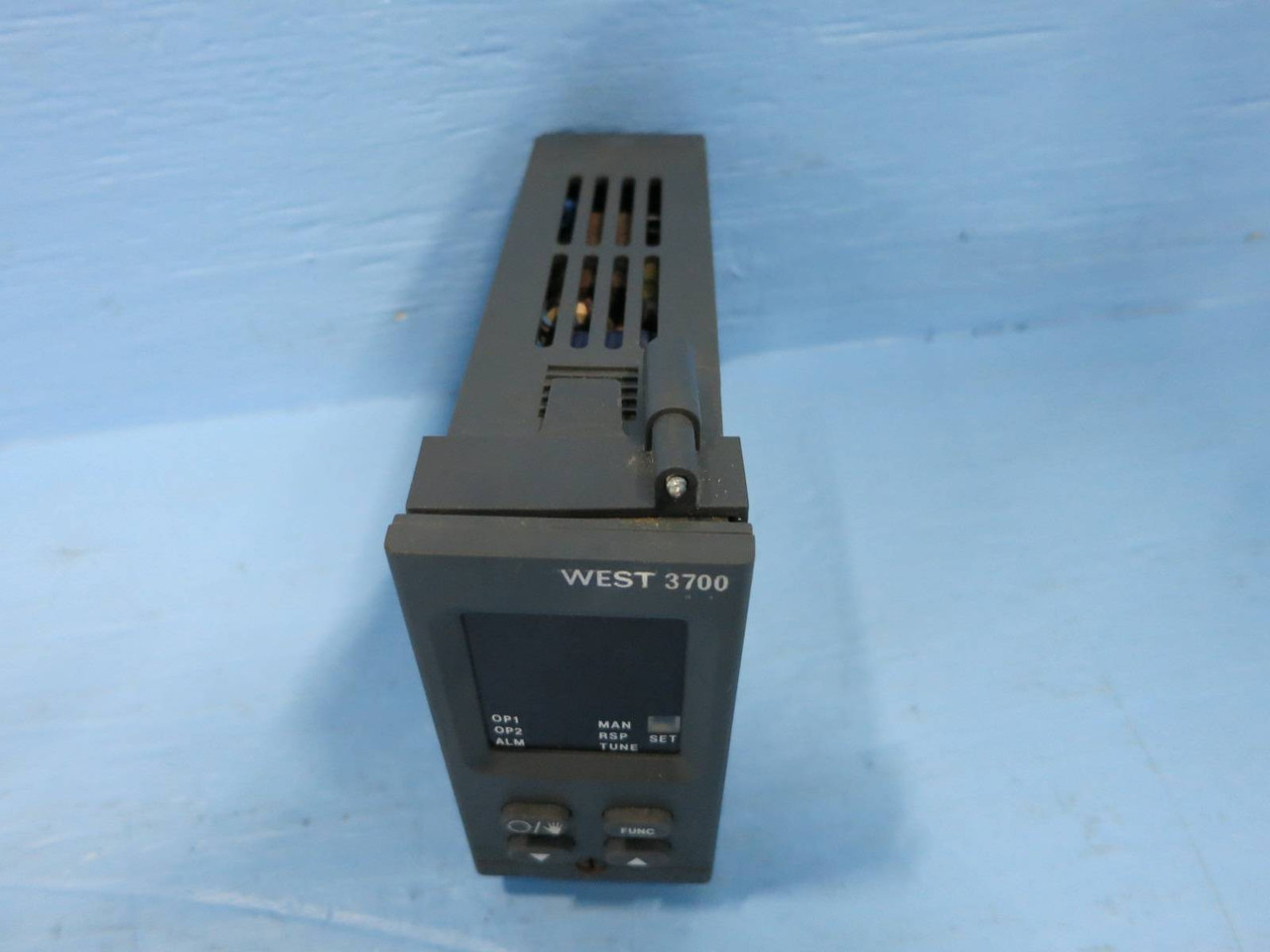West Instruments 3700 M3700-L02-T2230-H21 Digital Controller M3700L02T2230H21 (DW0876-1)