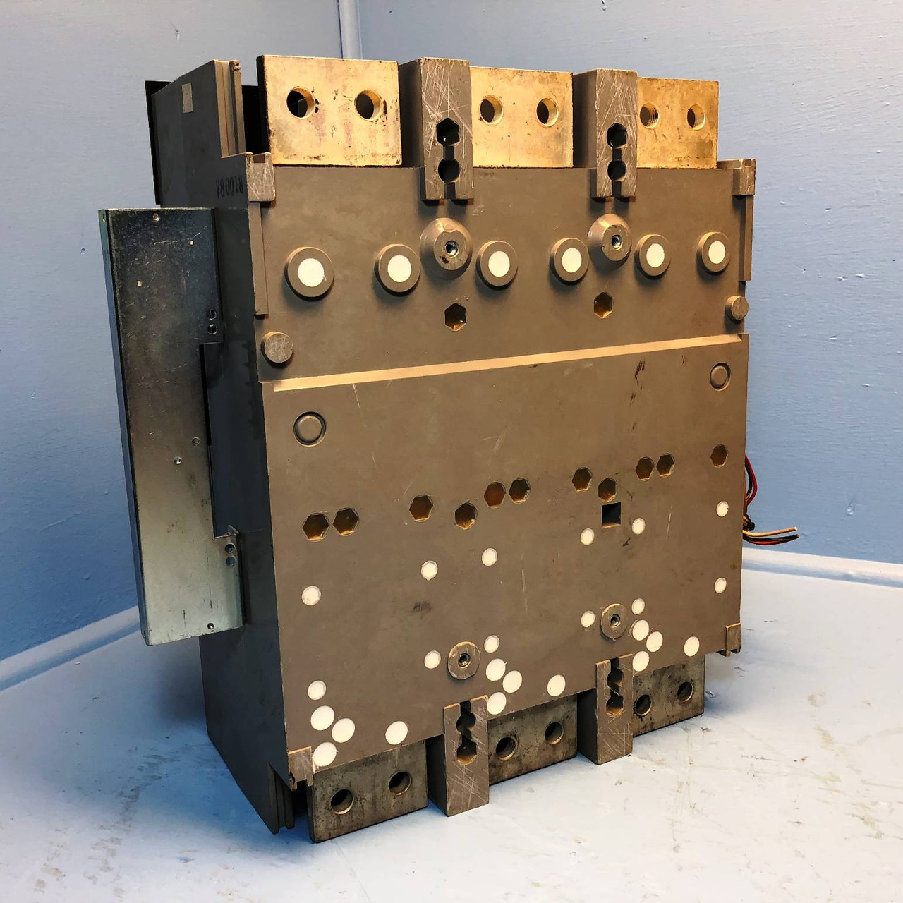 GE TPVVF56710H 1600A Power Break LSIG Breaker w/ Aux 1600 Amp General Electric (EM2932-1)