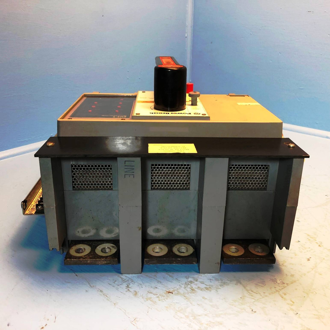 GE TPVVF5616H 1600A Power Break LSIG Breaker Aux 1600 Amp General Electric flaw (EM2936-1)