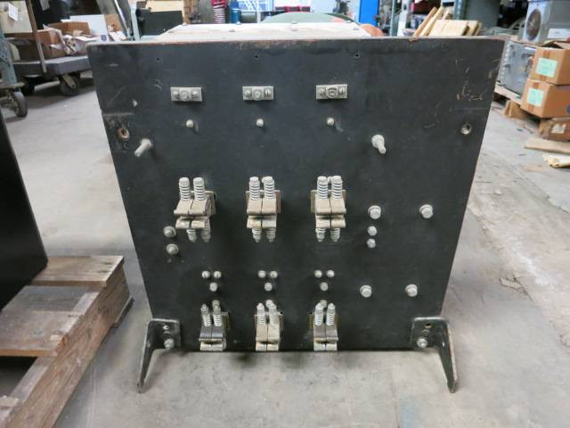 General Electric AE 1-25 600 Amp Air Circuit Breaker 3 T.D GE 6125722-AE XD 600A (PM2862-1)